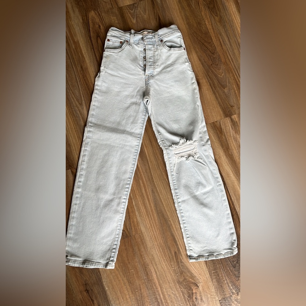 Levi’s Ribcage straight light wash jeans size 25